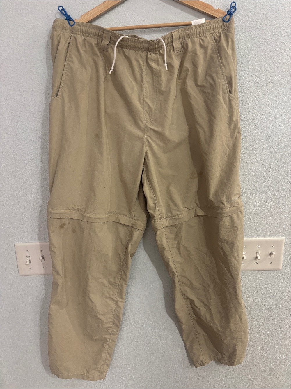 Columbia PFG zipper pants with mesh liner. XXL length 32